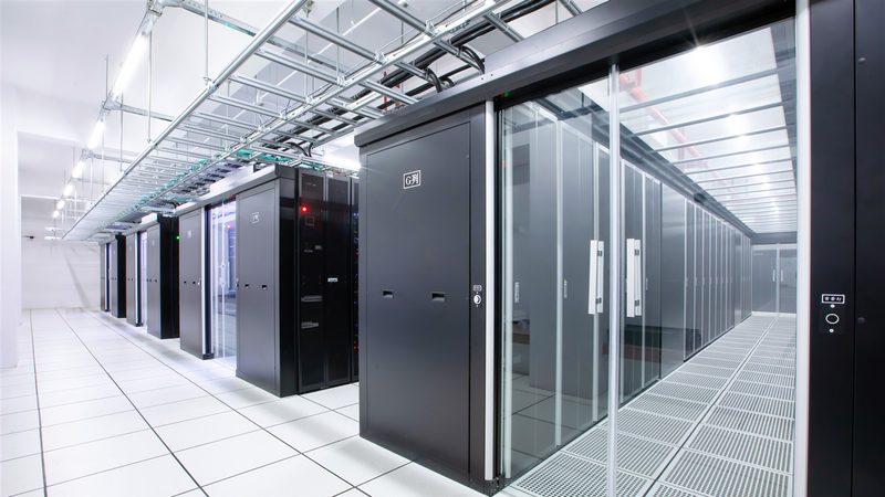 云服务器品牌稳定性：2025年关键指标解析